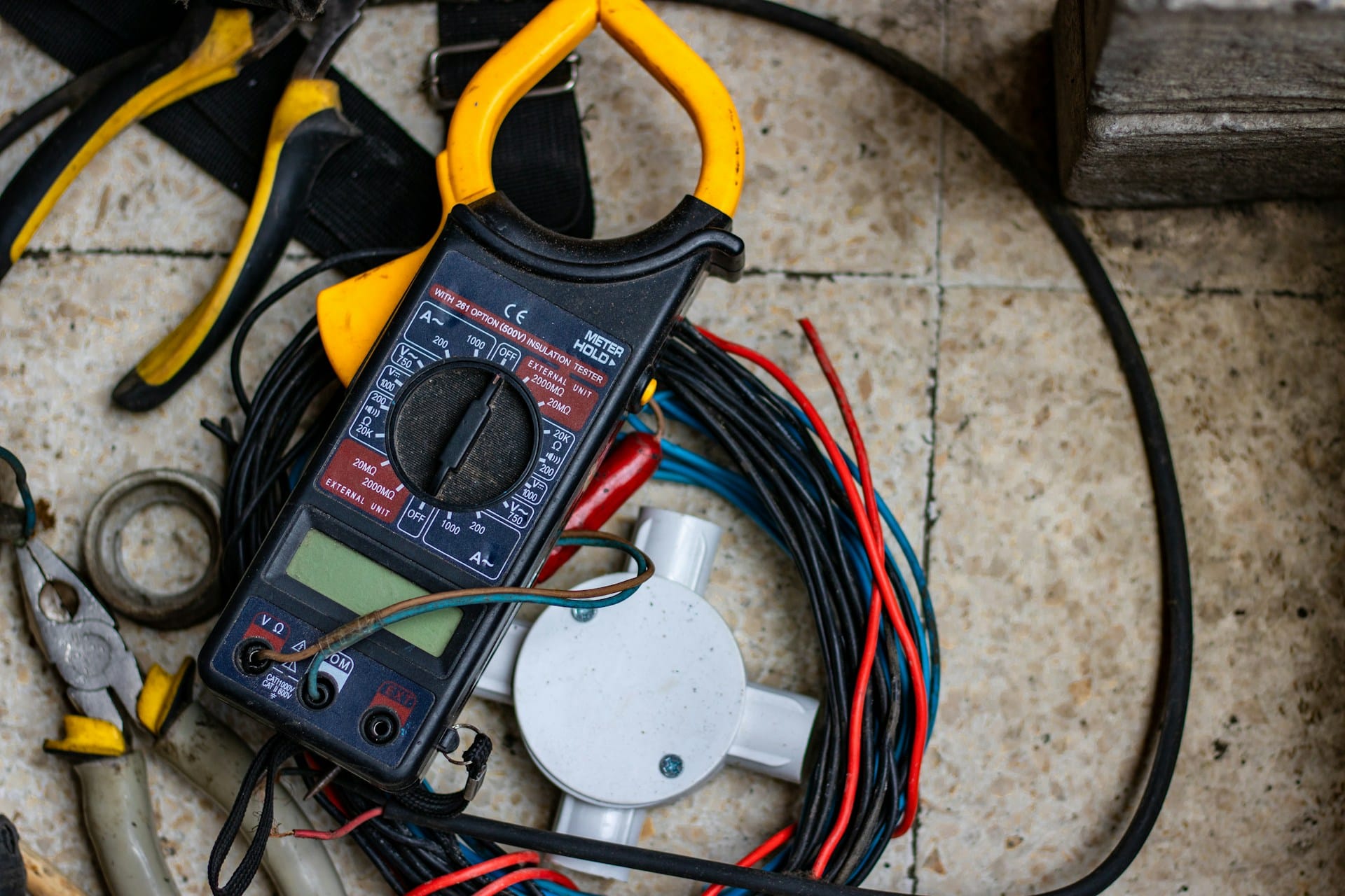 Electricial tools including meter